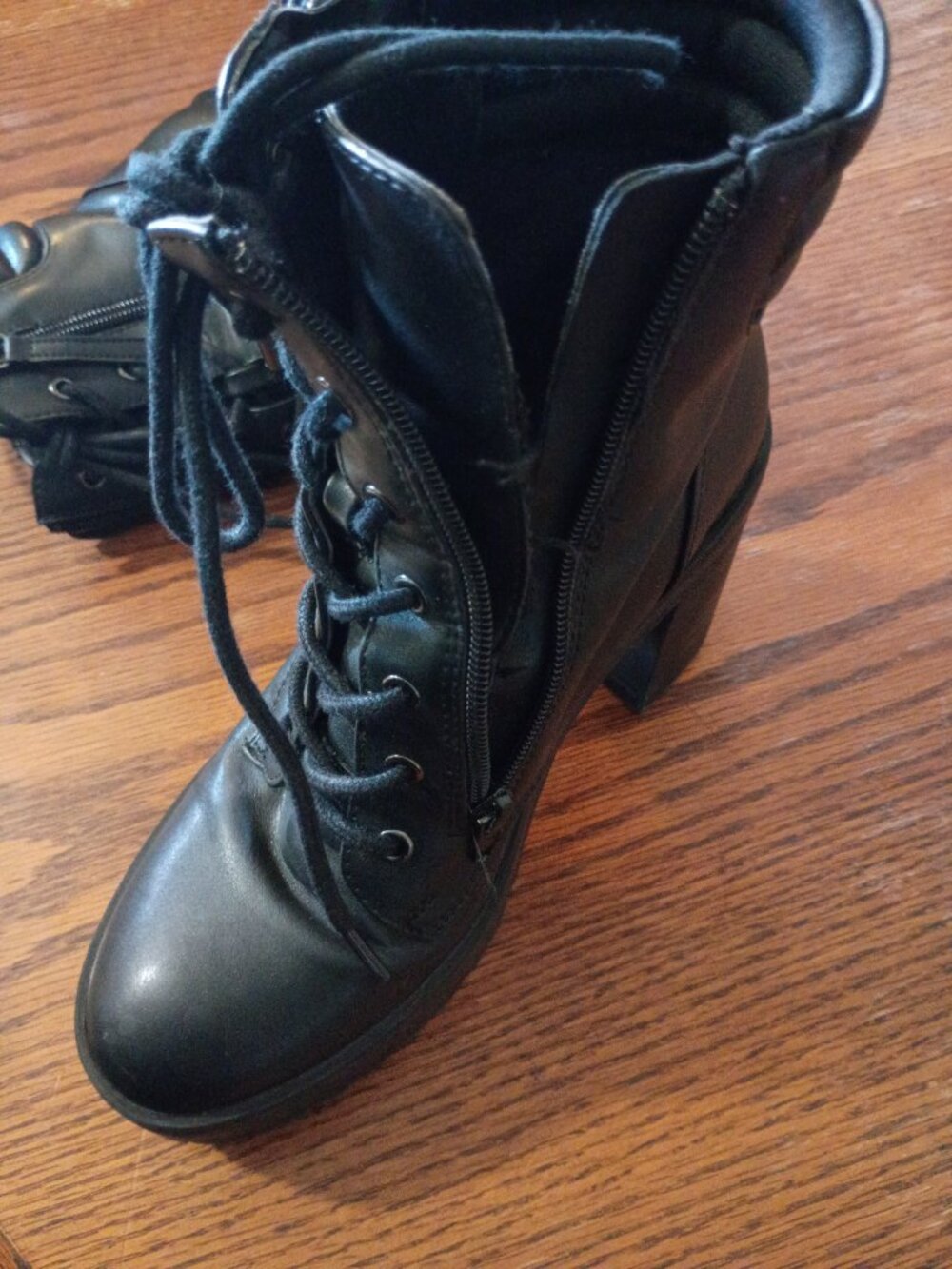 Women's Lace up Boots - Picture 2 of 10
